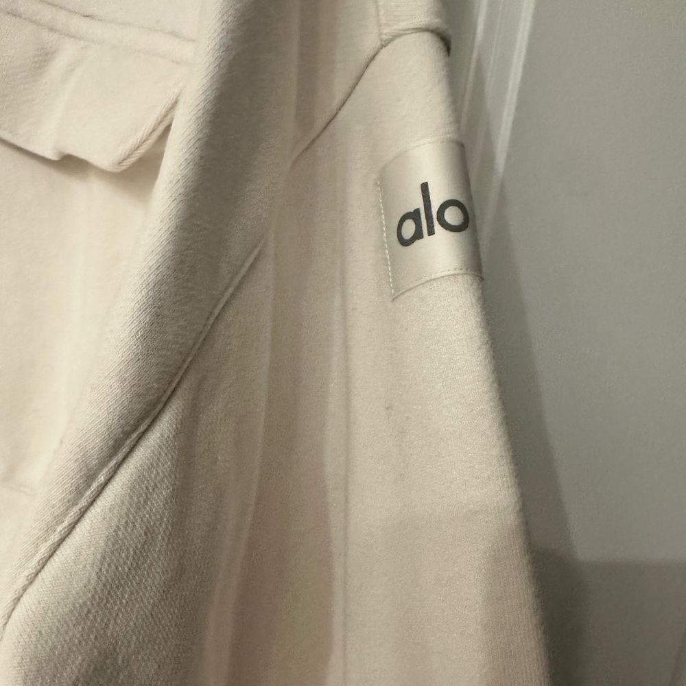 Alo cropped button down sweatshirt sz m